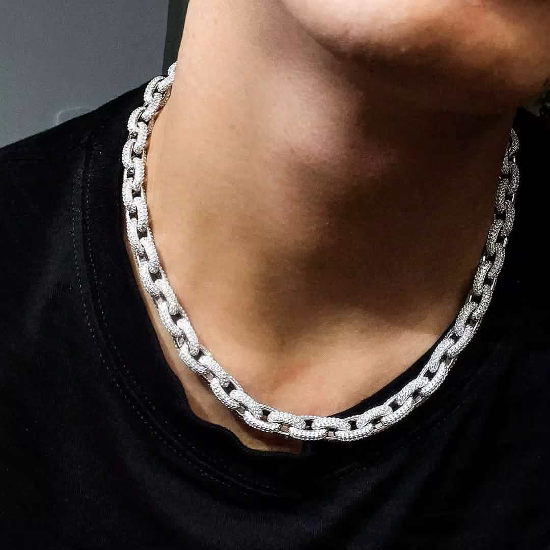Chain Cuban
