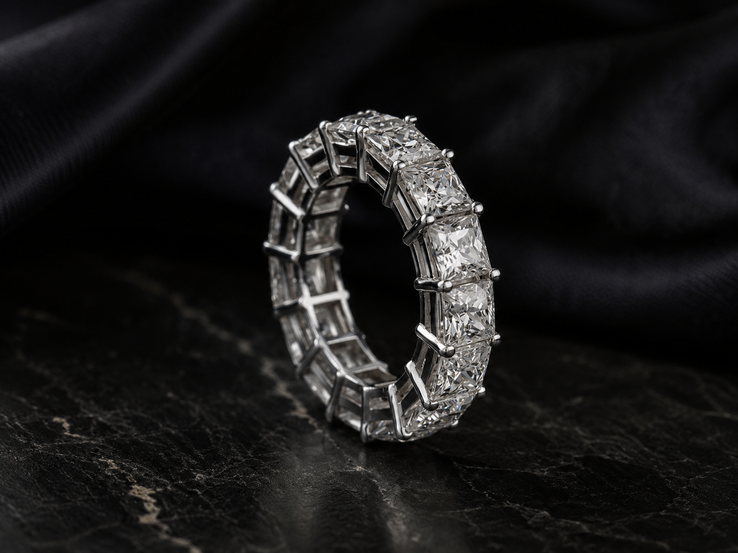 Emerald Link Band Ring